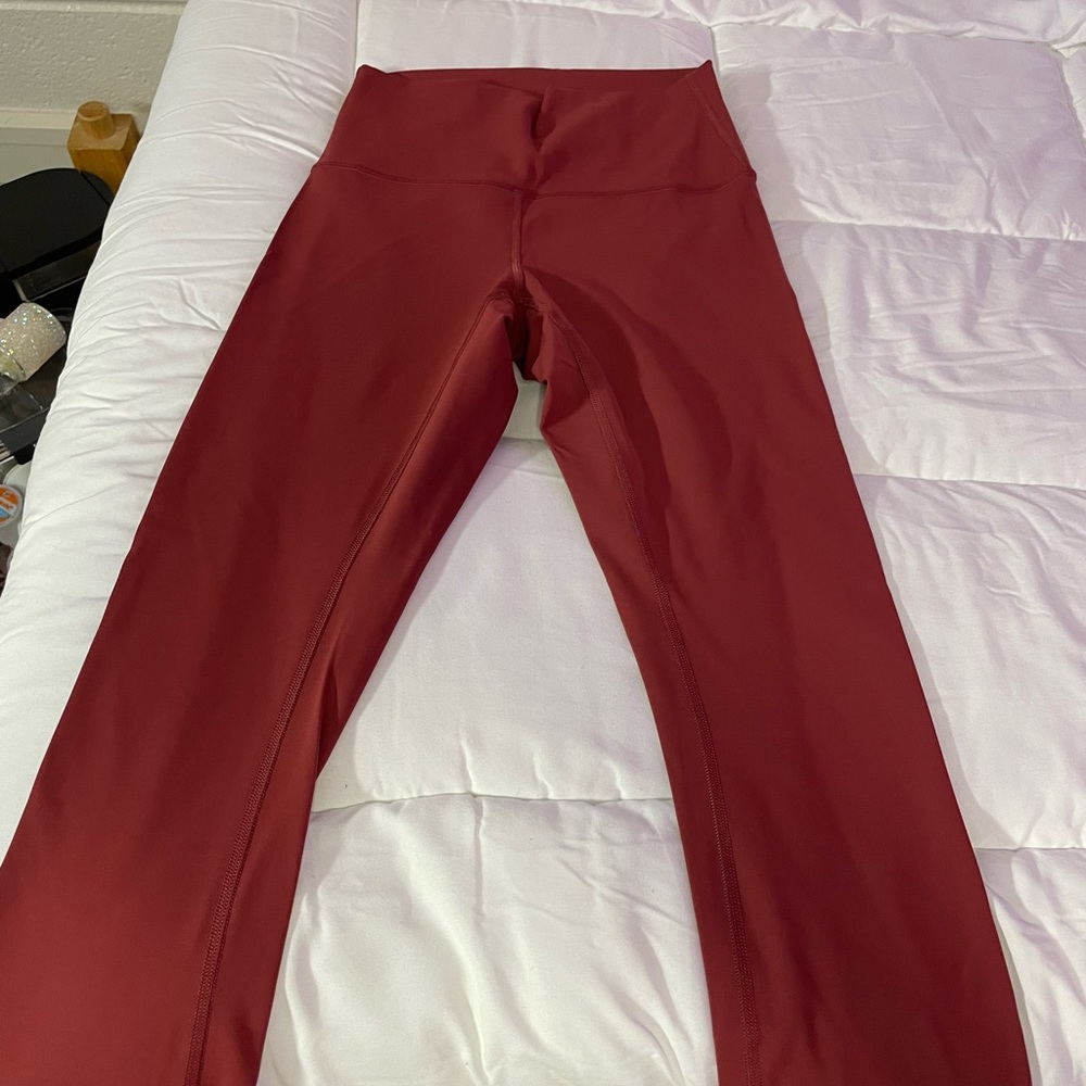 Lululemon Wunder Under’s 25